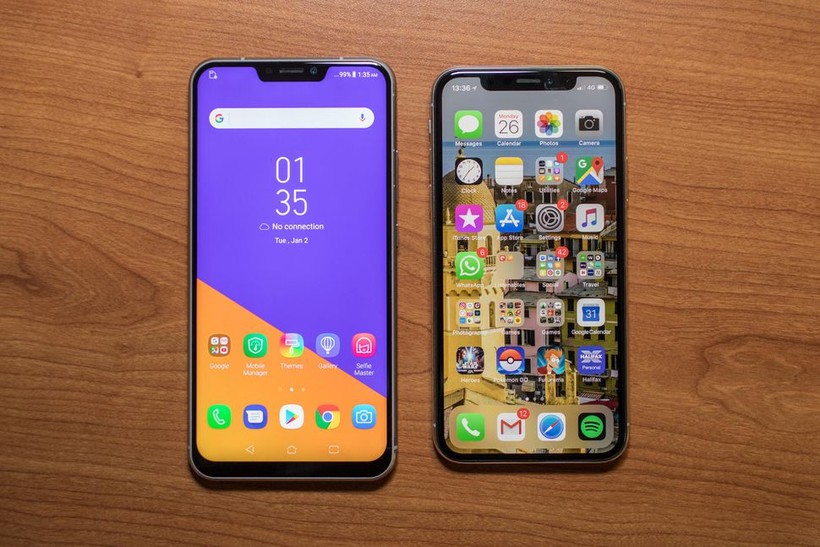 iPhone X đọ dáng cùng Asus ZenFone 5. Nguồn: CNET