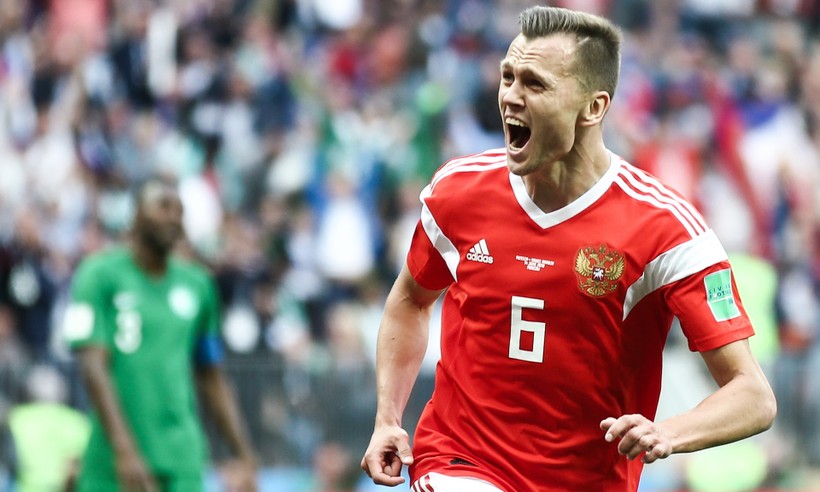 Dennis Cheryshev lập cú đúp giúp đội chủ nhà thắng đậm 5-0 trước Saudi Arabia. Ảnh: TheGuardian