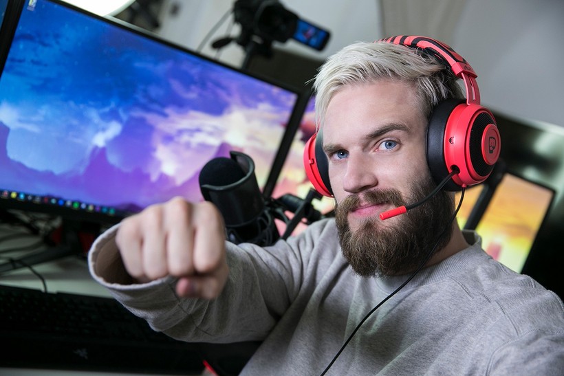 PewDiePie, tên thật là Felix Jjellberg đang là ngôi sao ăn khách hàng đầu YouTube. Ảnh: Medium