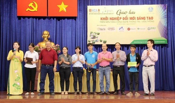 Các đại biểu tham gia giao lưu