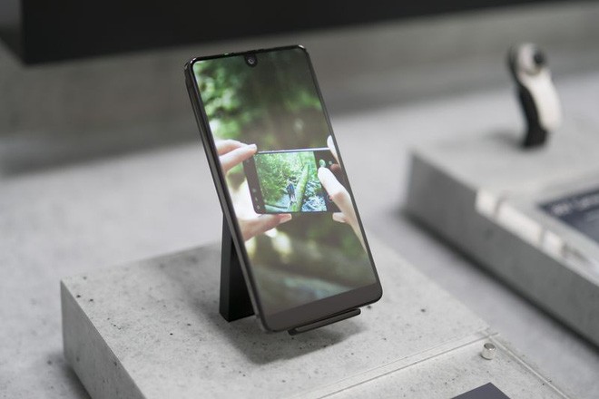 Essential Phone. Photographer: Mark Gurman/Bloomberg