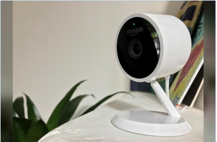  Camera được kiểm soát từ đám mây của  Amazon. Ảnh Reuters