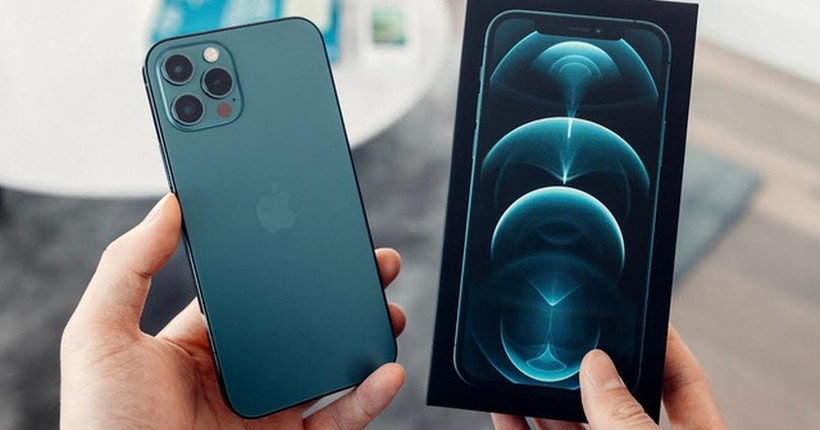 Giá iPhone 12 Pro Max giảm mạnh