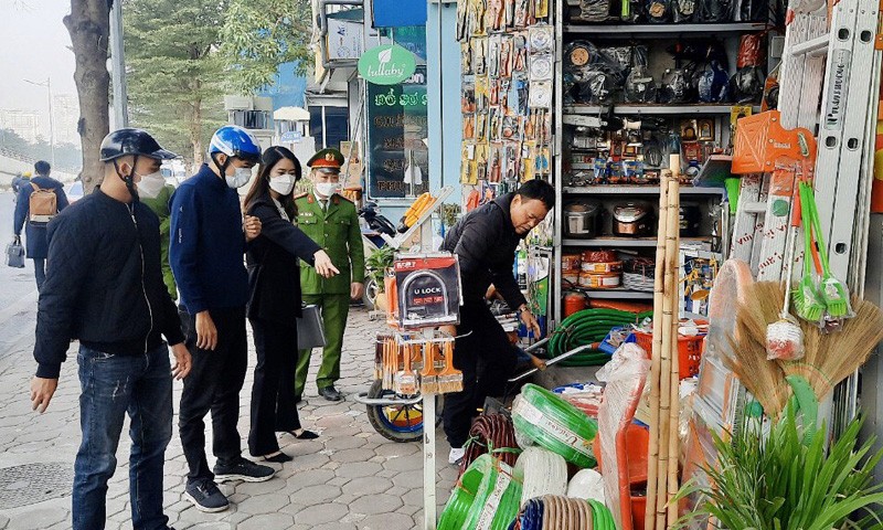 Hà Nội tổ chức kiểm tra, xử lý nghiêm các vi phạm trật tự hè phố, lòng đường