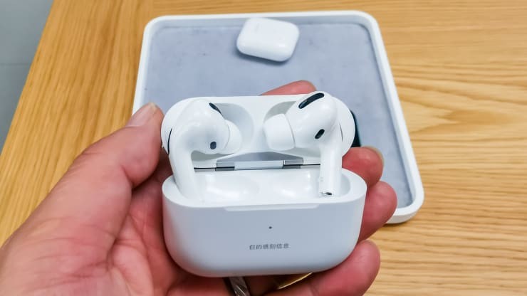 AirPods Pro của Apple. Ảnh: CNBC