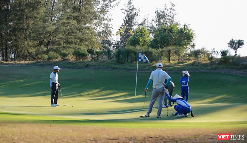 Golfer tham gia giải đấu tại sân golf trên địa bàn TP Đà Nẵng
