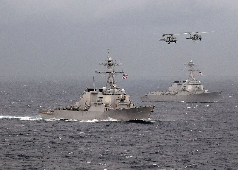 Hai khu trục hạm Mỹ USS Lassen và USS Wilbur đều đã thực hiện chiến dịch tuần tra thực thi hàng hải ở Biển Đông
