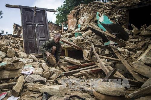 Cảnh đổ nát sau trận động đất ở thị trấn Gorkha, Nepal ngày 30/4. Ảnh: AFP/TTXVN