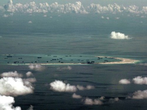 Một hòn đảo bị Trung Quốc cải tạo trái phép ở Biển Đông. Ảnh nguôn CSIS