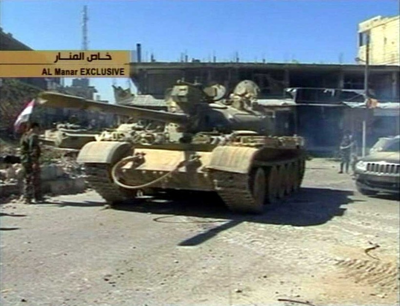 Bị xe tăng dồn vào tuyệt địa, chiến binh Al-Qaeda tự quay video khoảnh khắc bị tiêu diệt.