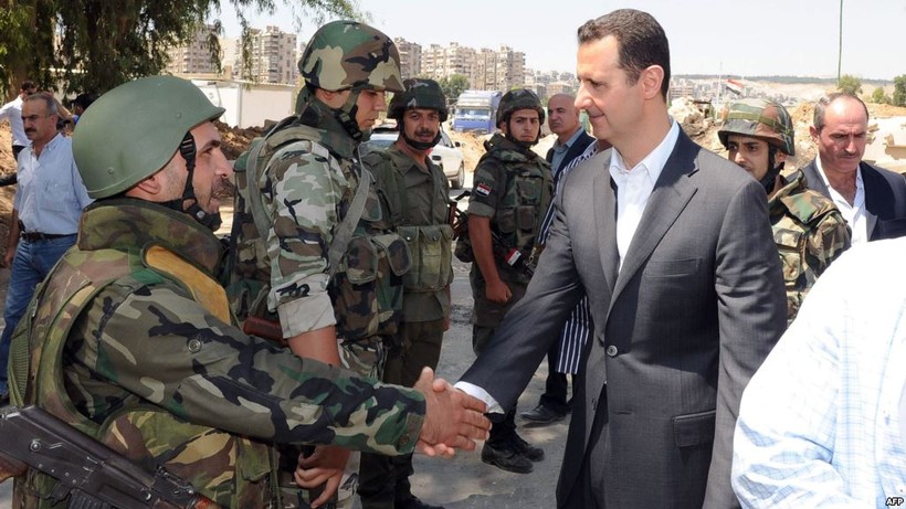 Video hiếm: Tổng thống  Bashar al-Assad thăm trận địa Jobar Damascus đầu năm 2015