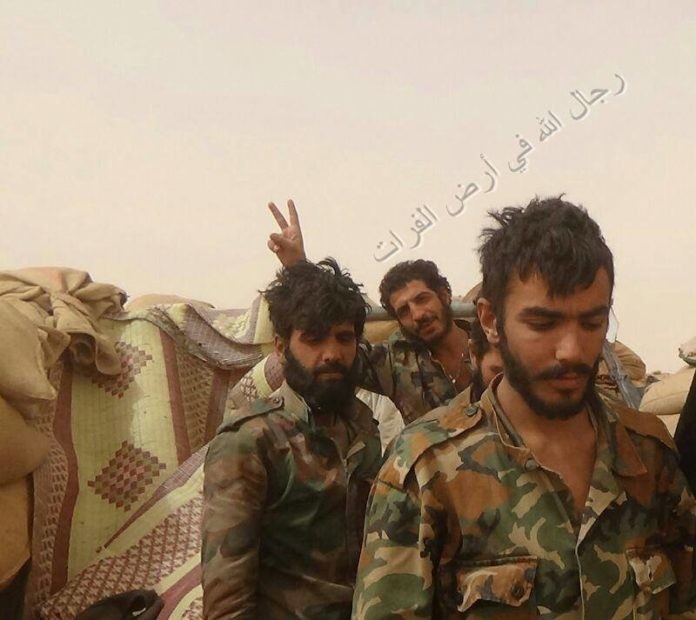 Các binh sĩ quân đội Syria ở Deir ez Zor