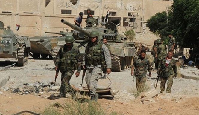 Binh sĩ quân đội Syria trên vùng ngoại ô Damascus