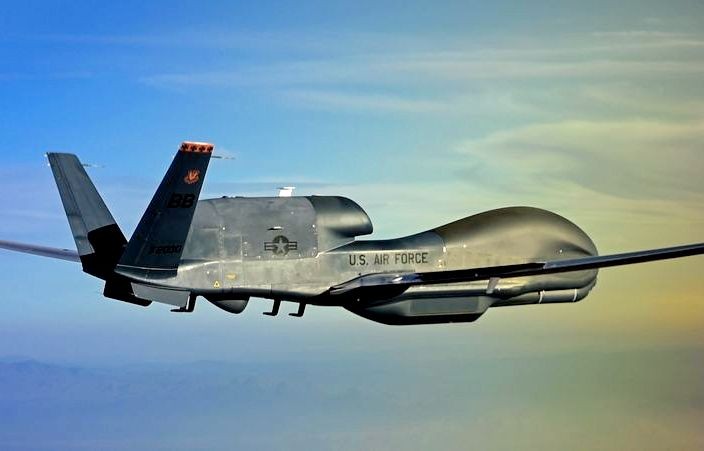 Máy bay trinh sát tầm cao Global Hawk Mỹ