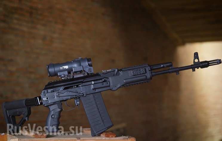Súng tiêu liên AK-308 Kalashnikov sử dụng đạn 7.62x51 chuẩn NATO. Ảnh Rusvesna