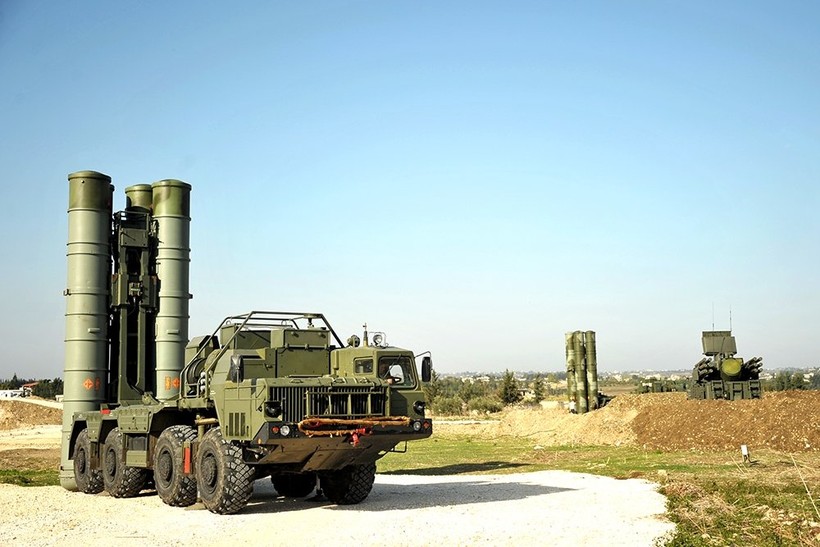 Hệ thống phòng không S-400 Nga trên căn cứ không quân Khmeimim tại tỉnh Latakia, Syria. Ảnh minh họa:  Russian Gazeta.