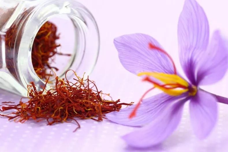 Saffron, loại gia vị chiết xuất từ ​​hoa nghệ tây có thể điều trị viêm khớp.