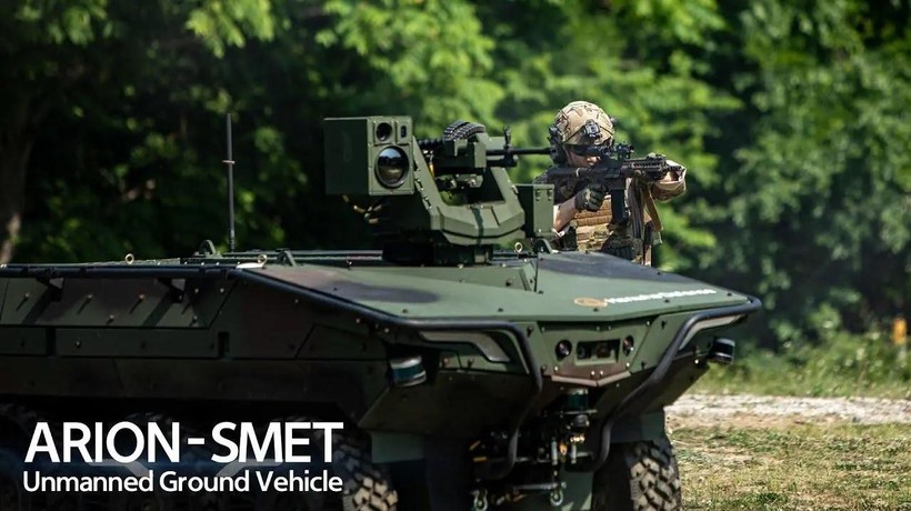 Hanwha Defense Arion-SMET 6 × 6 Xe không người lái mặt đất (UGV). Ảnh Hanwha Defense.