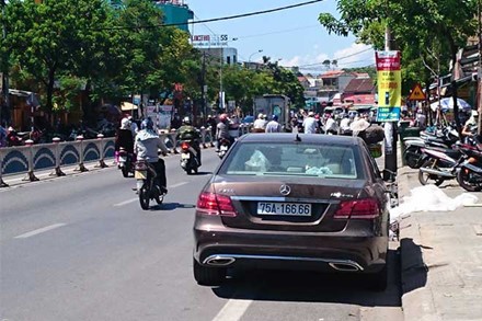 Chiếc Mercedes-Benz có BKS 75A-166.66