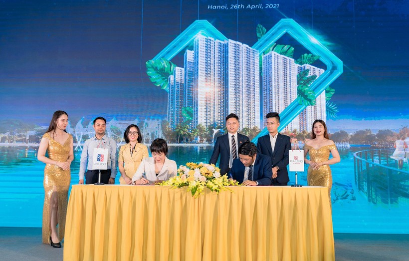 Đại diện MIKGroup và Tân Long Land ký kết hợp tác phân phối độc quyền dự án Imperia Smart City