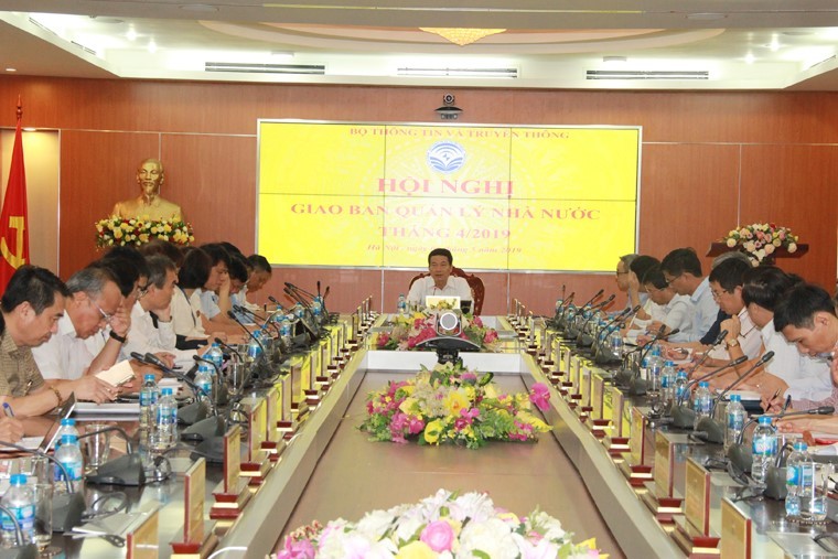 Bộ trưởng Nguyễn Mạnh Hùng phát biểu chỉ đạo tại Hội nghị giao ban.