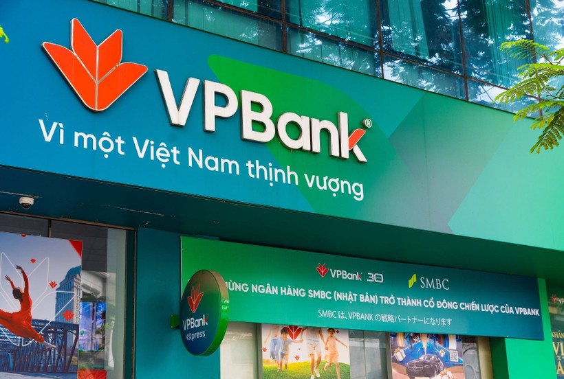 VPBank "nóng" chuyện nợ tại FE Credit và nhận về ngân hàng 0 đồng