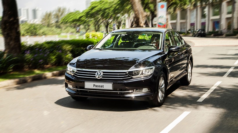  VW Passat BlueMotion Comfort 2018 trở thành phiên bản thứ 3 của dòng xe Passat hiện đang bán tại thị trường Việt Nam. 