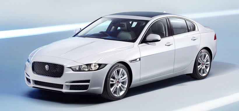 Jaguar XE mới và cũ: Hãy xem những khác biệt! ảnh 2