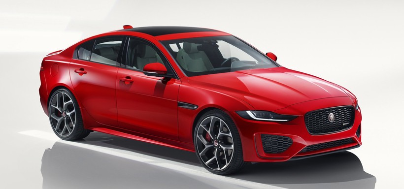 Jaguar XE mới và cũ: Hãy xem những khác biệt! ảnh 1