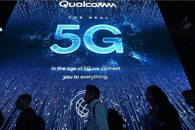 Smartphone trang bị chip Qualcomm tích hợp modem 5G chỉ xảy ra vào năm sau. ẢNH: AFP