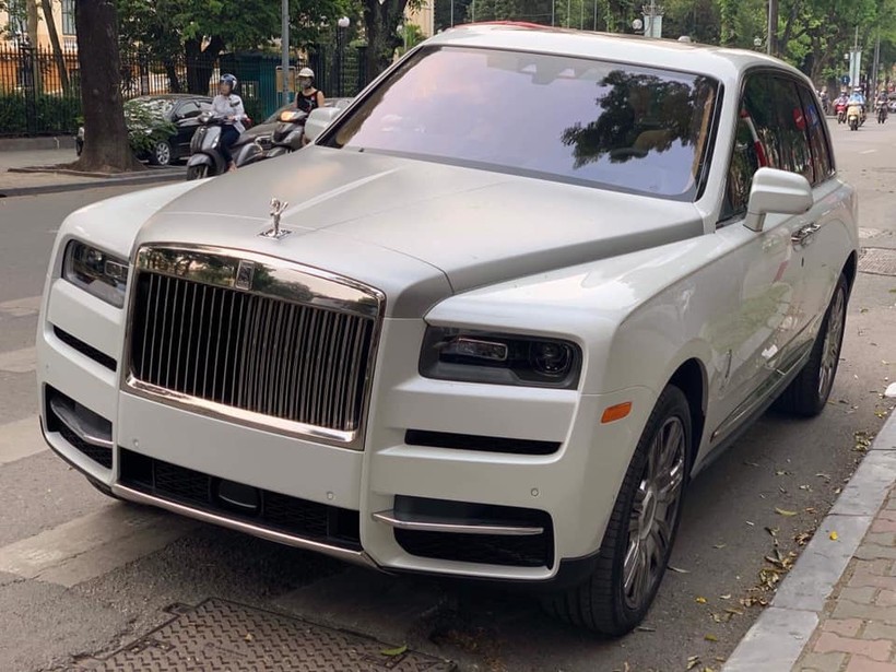 Rolls-Royce Culliman về tay đại gia ngay khi về đến Hà Nội. 