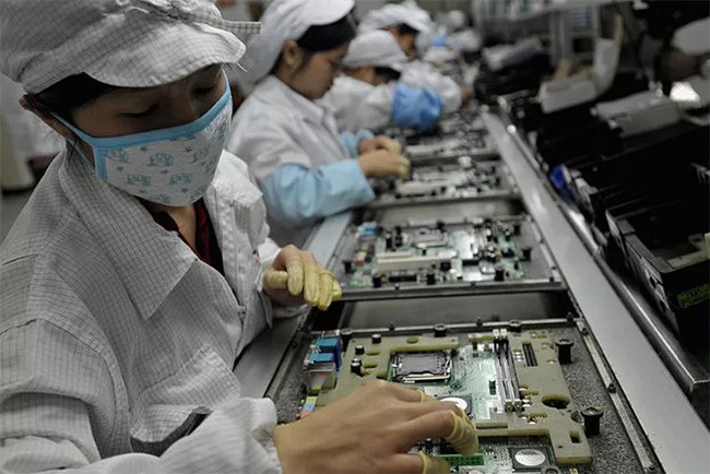 Foxconn công bố mức sụt giảm lợi nhuận lớn nhất từ trước đến nay (ảnh: The Verge)