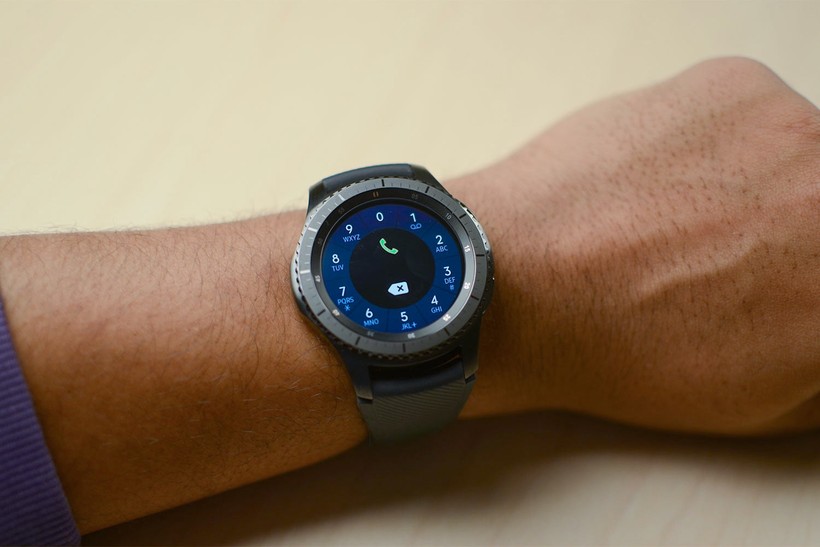 Samsung Gear S3 (ảnh Digital Trends)