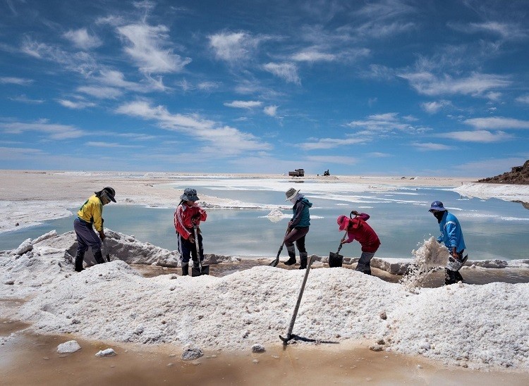 Lithium được coi là "vàng trắng" của Bolivia