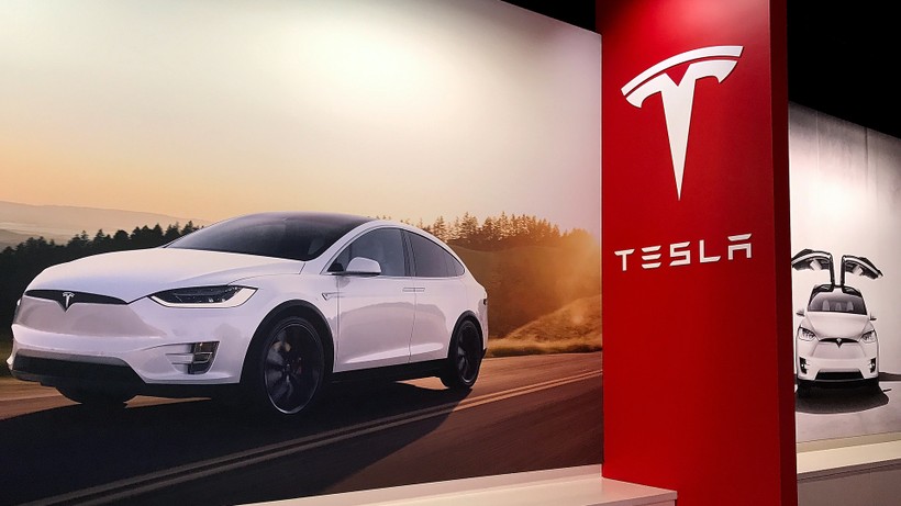 Hãng xe điện Tesla thu được hàng tỉ USD từ các dịch vụ và phụ tùng xe, trạm siêu sạc, bán xe đã qua sử dụng, sản phẩm bán lẻ và bảo hiểm xe