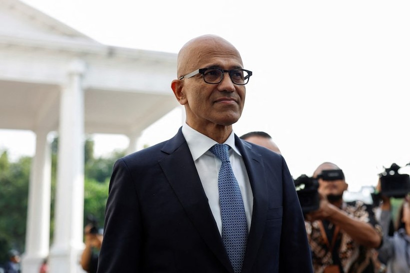 Giám đốc điều hành Microsoft Satya Nadella đang có chuyến thăm Indonesia (ảnh Reuters)