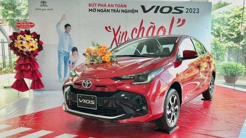 vios đỏ.jpg