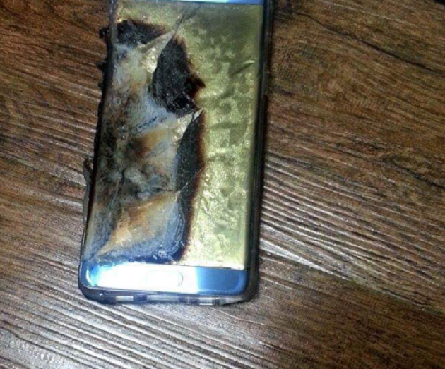 Trường hợp chiếc Galaxy Note 7 đầu tiên bị phát nổ.