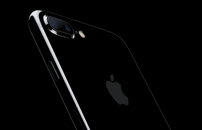 iPhone 7 Plus được đánh giá rất cao bởi khả năng chụp ảnh. Ảnh: Apple.