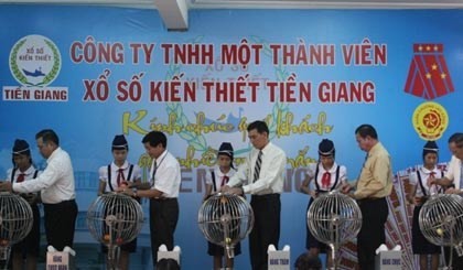 Công ty Xổ số Tiền Giang quay thưởng