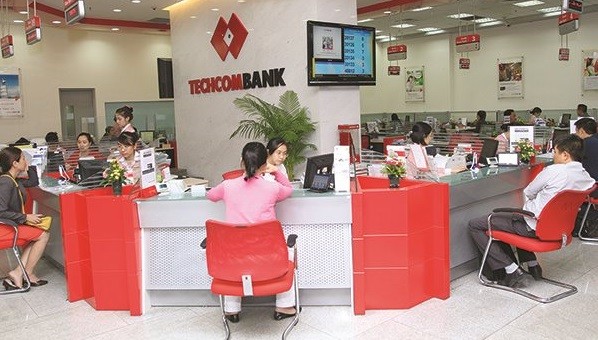 Cổ đông của Techcombank nhiều năm chưa biết “mùi” cổ tức. Ảnh: THÀNH HOA