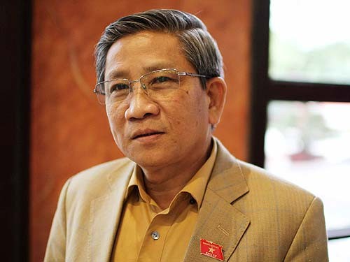 GS. Nguyễn Minh Thuyết: "việc quản lý các trang cá nhân? Theo tôi là không phù hợp".