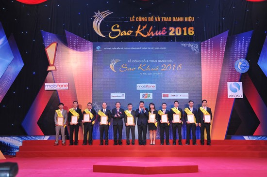 Các đơn vị nhận giải TOP 10 của Chương trình Sao Khuê 2016.