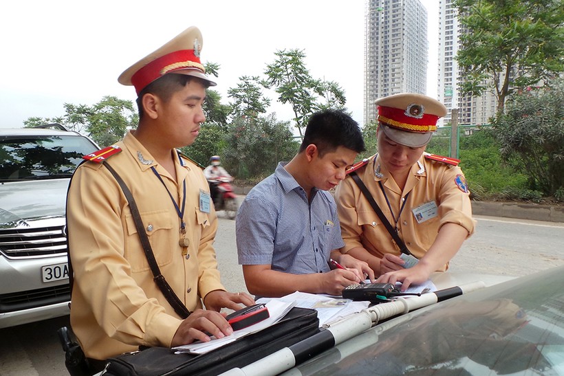 Theo đánh giá của Sở GTVT Hà Nội, từ đầu năm đến nay, số lượng xe ô tô dưới 9 chỗ ngồi tham gia hoạt động kinh doanh vận tải hành khách theo hợp đồng trên địa bàn Thành phố liên tục tăng nhanh. Ảnh: website Bộ GTVT.