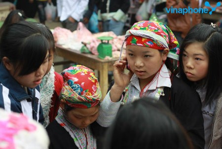 Tổng đài này hoàn toàn miễn phí cho khách hàng là đồng bào dân tộc thiểu số với thời gian phục vụ từ 6h đến 22 giờ hàng ngày, bao gồm cả ngày Lễ, Tết. Ảnh: V.N