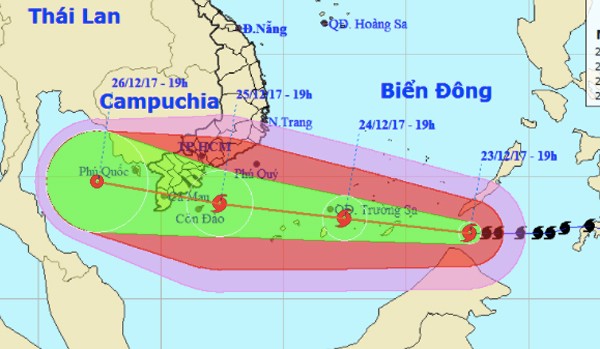 Bão số 16, tên quốc tế là Tembin đang di chuyển nhanh hơn và vẫn đang mạnh lên. Ảnh: TTDBKTTVTW.