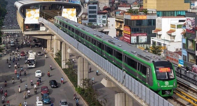 Chủ tịch Nguyễn Đức Chung cho biết, mấy ngày qua, Công ty Vận hành đường sắt đô thị Hà Nội đã vận hành chạy 5 ngày liền. Sau chạy thử 20 ngày thì mới nghiệm thu.