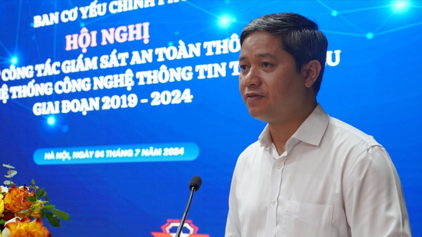 Đại tá Nguyễn Hữu Hùng, Phó Trưởng ban Ban Cơ yếu Chính phủ.