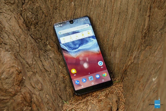 Essential Phone sẽ được cập nhật Android 8.0 Oreo trong 1 hoặc 2 tháng tới (ảnh: Phone Arena)