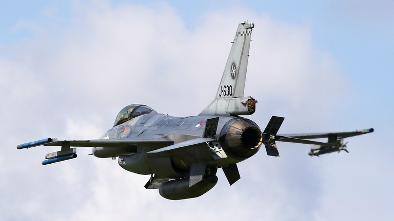 Một chiếc F-16 của Không quân Hà Lan (Ảnh: Getty)